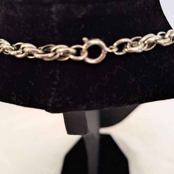 A Vintage Women's Necklace Rolled Chain Silver Tone Cottage Core Office - Picture 4 of 7